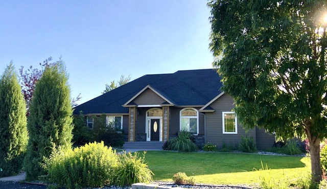 Lakeside Luxury at Red Rock Shadow Ranch