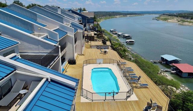 Lakeside Luxury Condo w/Wake Surf Boat, Pool, Hot Tub, 35min From Austin