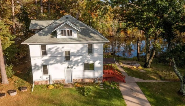 Lakeside Luxury on Upper & Lower Post Lake Channel