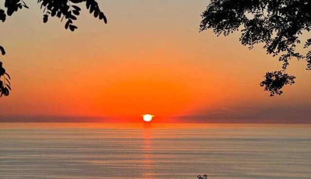 Lakeside Manor - Private Beach- Endless Memories