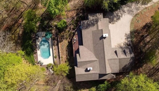 Lakeside Manor ~ With Private Pool and Hot Tub!