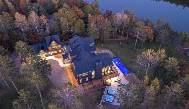 Lakeside Mansion - Pool - Hot Tubs - Home Theater