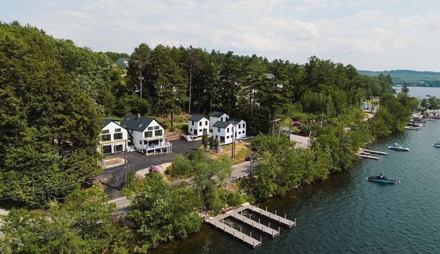 Lakeside Mega Retreat – Sleeps 35+ 10 Beds 9 Baths 3 Boat Slips - Laconia