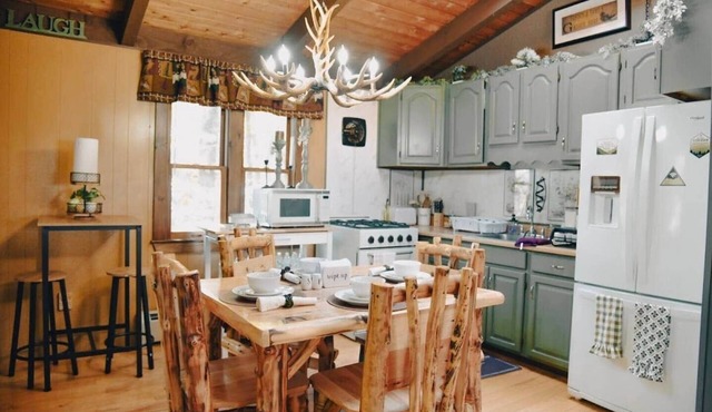 Lakeside Mountain Getaway