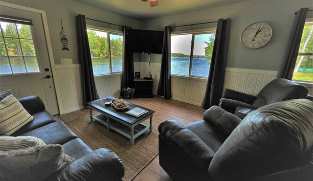 Lakeside, newly renovated, Long Lake Cabin 3!