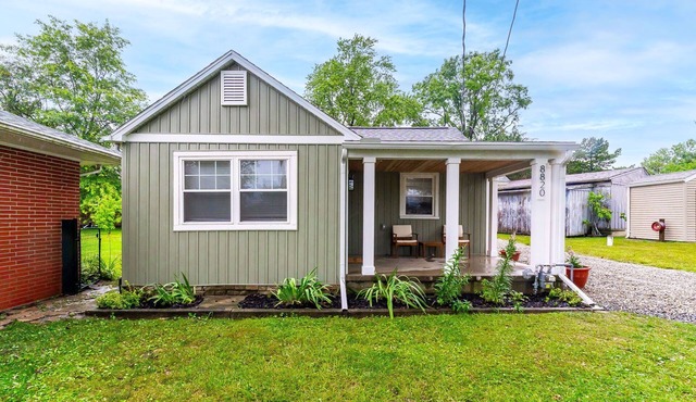 Lakeside Oasis Cottage - Indian Lake!