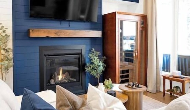 Lakeside Oasis Spa Getaway w/Sauna