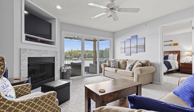 Lakeside Paradise 2Bd w/Pool, Playground and More