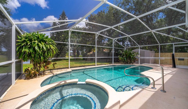 Lakeside Paradise, the ultimate vacation home minutes from Walt Disney World