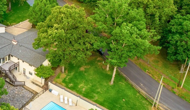 Lakeside | Private Pool | Sleeps 18 | Dog-Friendly
