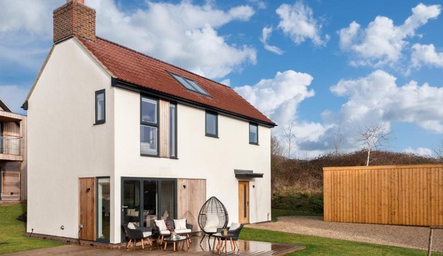 Lakeside property with spa access on a nature reserve Sand Martin BV07