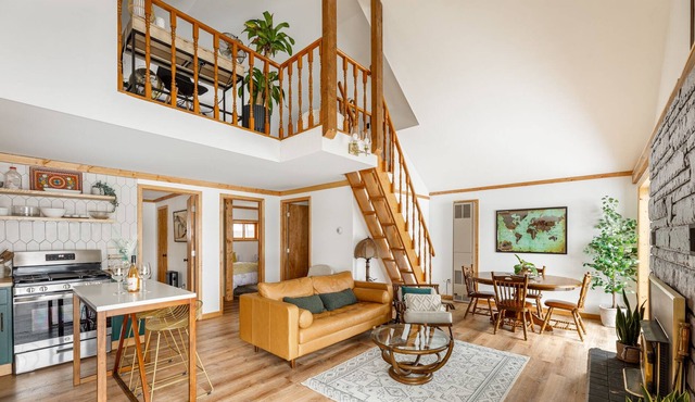 Lakeside Retreat: 2 Newly Remodeled 2BR Homes, Sleeps 12