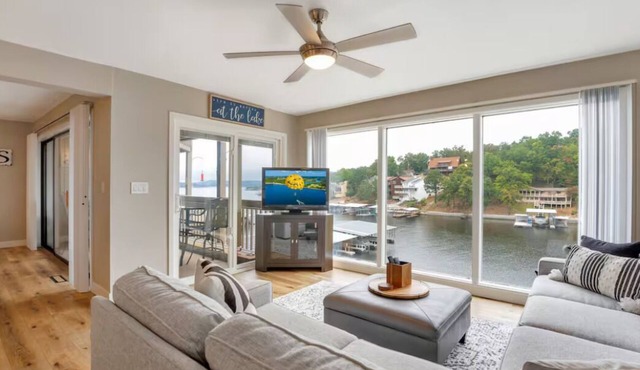 Lakeside Retreat at Beautiful Lake of the Ozarks