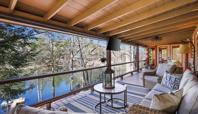 Lakeside Retreat Blue Ridge, Private Lake, Hot Tub, Firepit, Game Room, Kayaks