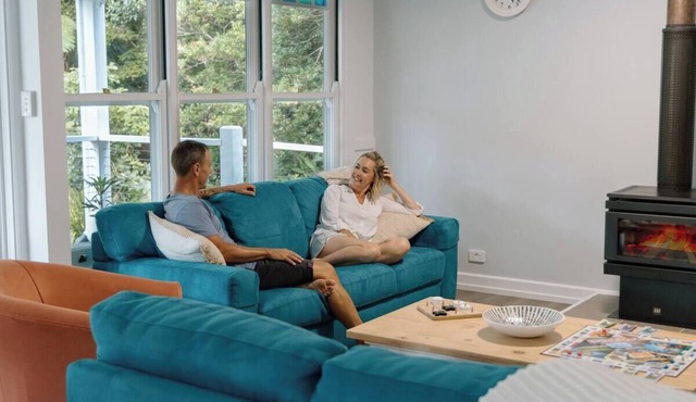 Lakeside Retreat for 10 – Your Ultimate Getaway