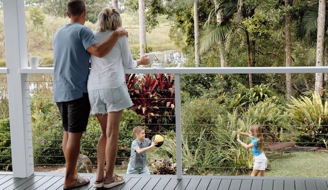 Lakeside Retreat for 10 – Your Ultimate Getaway