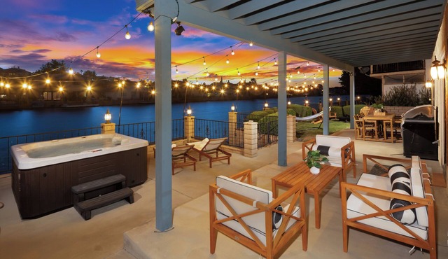 Lakeside Retreat Hot Tub, Fire Pit, 4BR/3BA