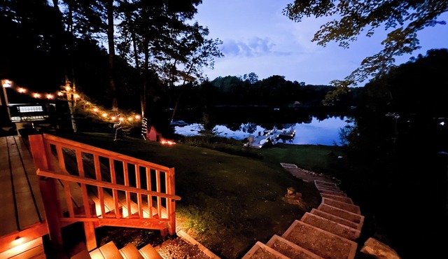Lakeside retreat in Highlands East: A 4-season getaway with hot tub