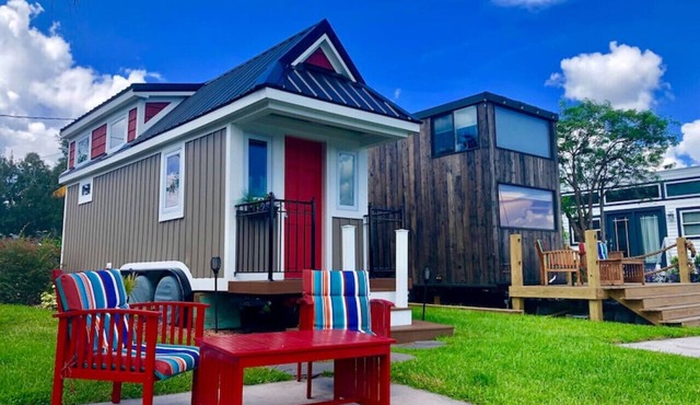 Lakeside Retreat · Lakeside Retreat Tiny House