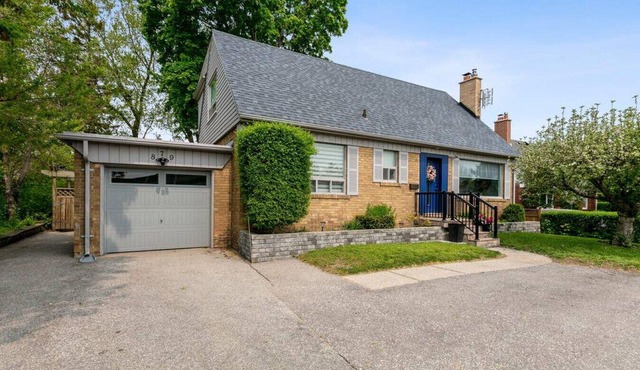 Lakeside Retreat near Toronto