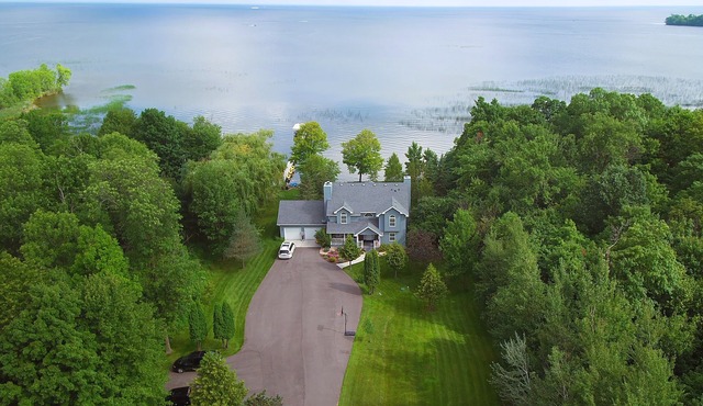 Lakeside Retreat on Cove Bay - Perfect for Families!