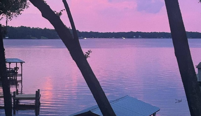 Lakeside retreat on Lake Talquin