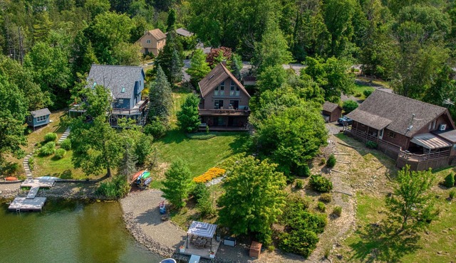 Lakeside Retreat!