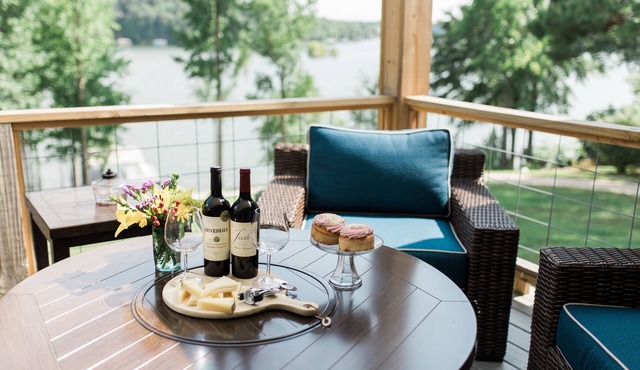 Lakeside Retreat w/Private Dock and lake access