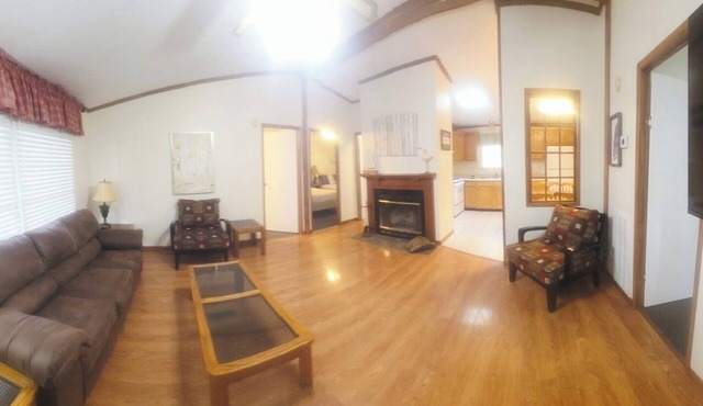 Lakeside Retreat Cottage 9 at Teal Point Resort w/Scenic Lake Norfork Views & Fireplace