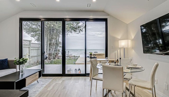 *Lakeside Retreat: Viva La Vida*