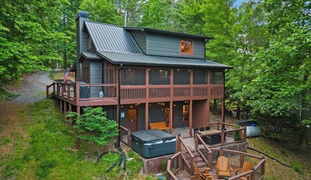 Lakeside Retreat w/Hot Tub, Fishing, Hiking