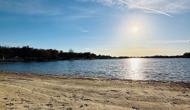 Lakeside Retreat w/Game Room & Gorgeous Views in Amish Country; Shipshewana