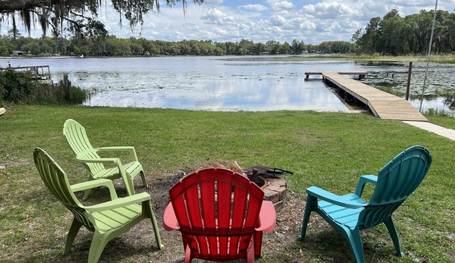 Lakeside Retreat with Dock/Porch/Firepit/Beach