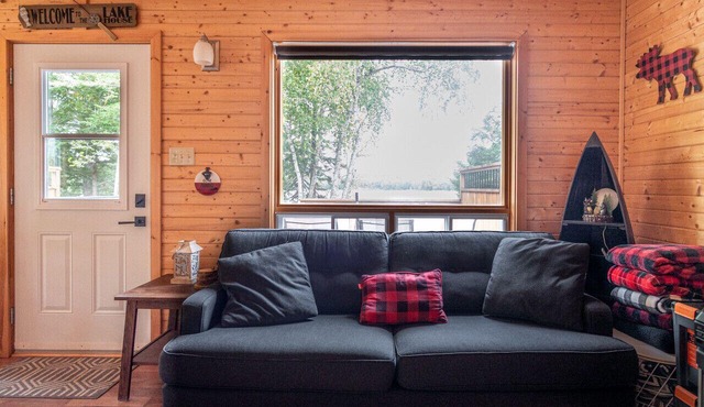 Lakeside Retreat with Hot Tub