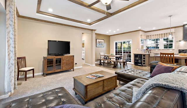 Lakeside Sanctuary - Private Lakeshore | Family Friendly | Kayaks Available