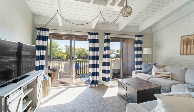 Lakeside Serenity - 2BR/1BA Clear Lake Escape