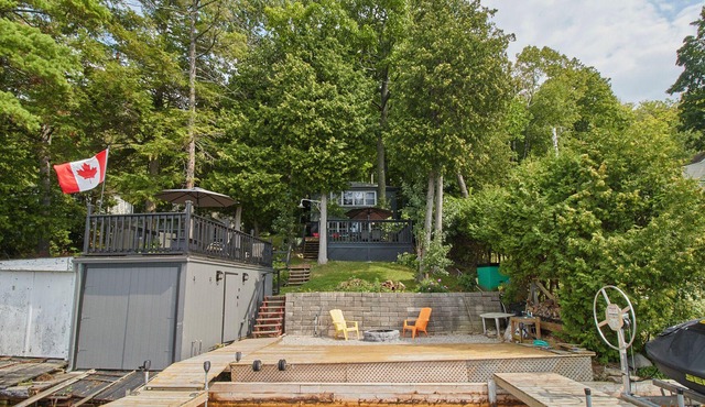 Lakeside Serenity Cottage