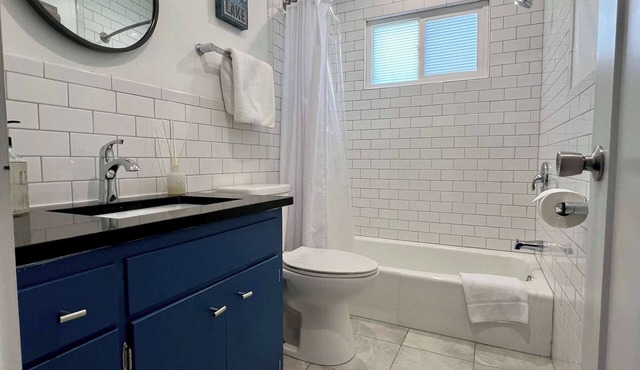 Lakeside Serenity: One-Bedroom Villa