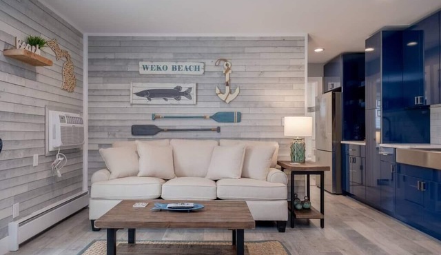 Lakeside Serenity: One-Bedroom Villa