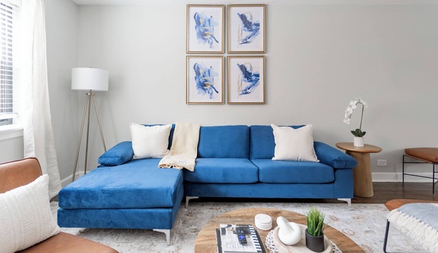 Lakeside Spacious Serenity: 1BR/1BA near LoyolaPark