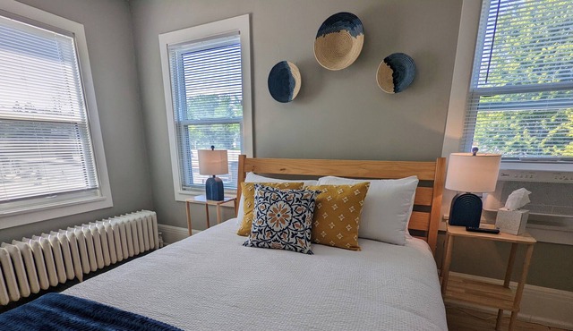 Lakeside Studio | Cozy East Side Apartment