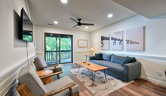 Lakeside Swimming Bear Condo: Beach, Sauna, Club Room, Private Balcony