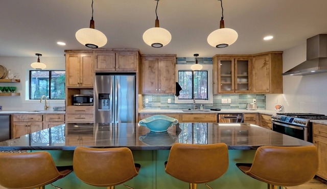 Lakeside Therapy By Chatuge Home Concierge Lakefront, Dock, Firepit, Ping Pong