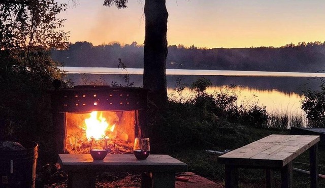 Lakeside Therapy waterfront cottage on Lac Cayamant