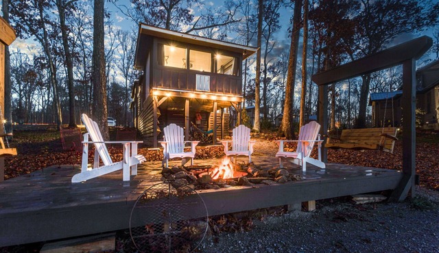 Lakeside Tiny House on the lake, in the mountains