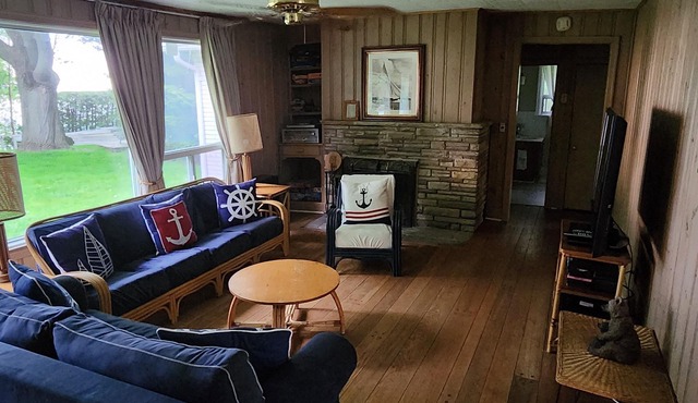 Lakeside Tranquility - City Amenities