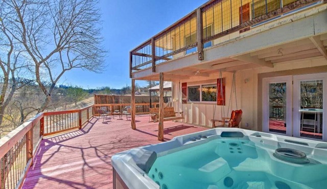 Lakeside Treetop Cottage: Boat Dock & Hot Tub