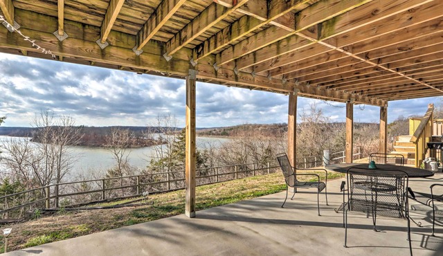 Lakeside Urbana Home - Near Hunting & Fishing!