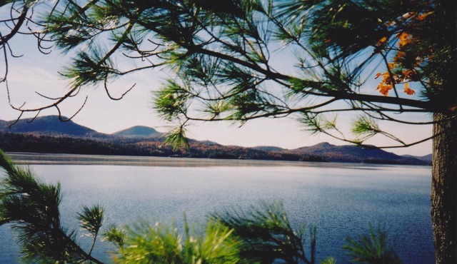 Lakeside Vacation Rental Cottage On Indian Lake