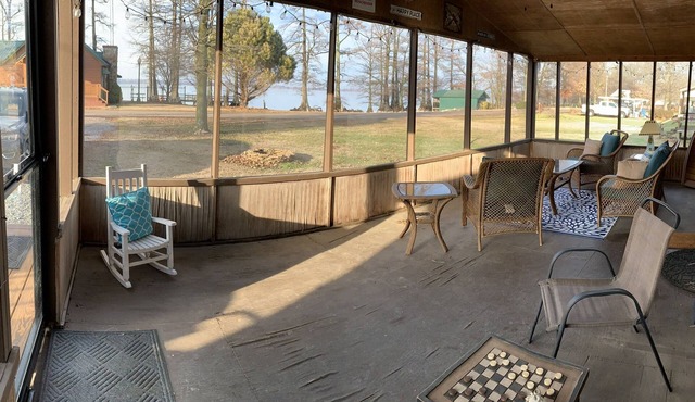 Lakeside View Lodge overlooking beautiful Reelfoot Lake